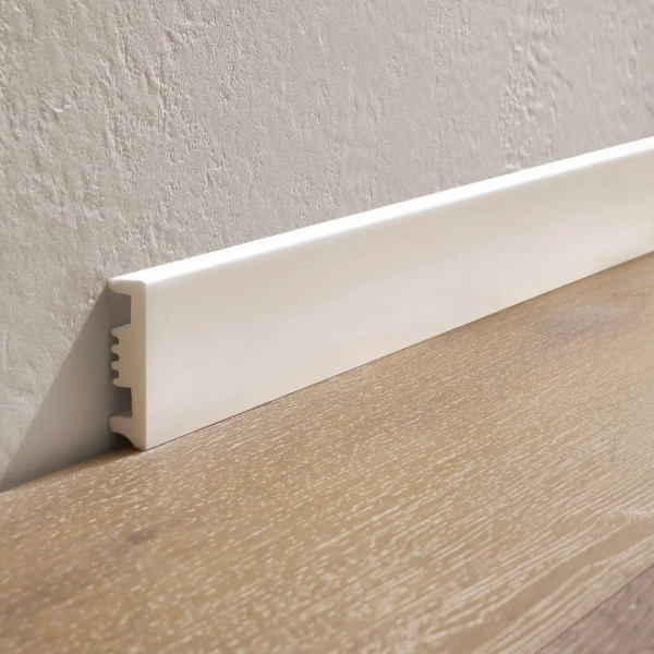 Plinthe flexible blanche Arbiton STIQ XL – STX 610 – H. 6 x L. 220 x ép. 15 mm