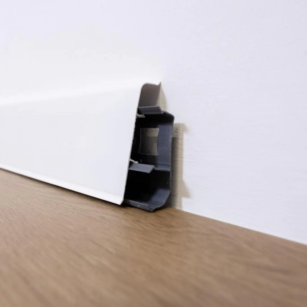 Plinthe PVC Arbiton INDO – blanc brillant 01 – H. 7 x L. 250 x ép. 26 mm