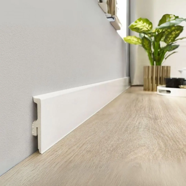 Plinthe PVC flexible Arbiton VIGO 80 – blanc 01 (RAL 9003) – H. 8 x L. 220 x ép. 15 mm