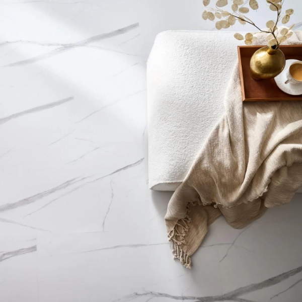 Dalle PVC clipsable effet marbre Afirmax BiClick XXL Stone - Snow Carrara - 91,4 x 45,7 cm