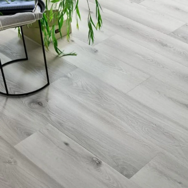 Lame PVC clipsable effet chêne Arbiton Woodric EIR Acoustic - 22,9 x 122 cm - Chêne Dayton - avec sous-couche intégrée