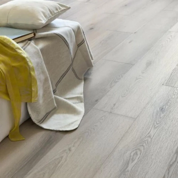 Lame PVC clipsable effet chêne Arbiton Woodric EIR Acoustic - 22,9 x 122 cm - Chêne Baltimore - avec sous-couche intégrée