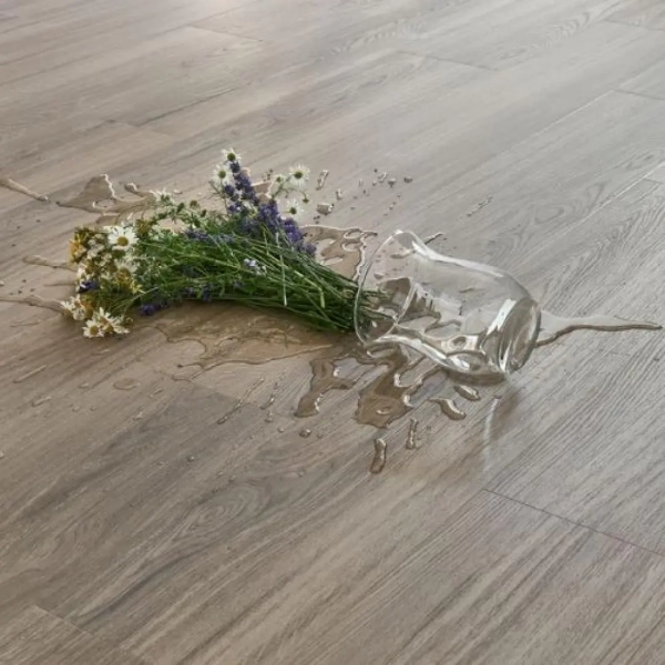 Lame PVC clipsable effet chêne Arbiton Woodric EIR Acoustic - 22,9 x 122 cm - Chêne Lincoln - avec sous-couche intégrée