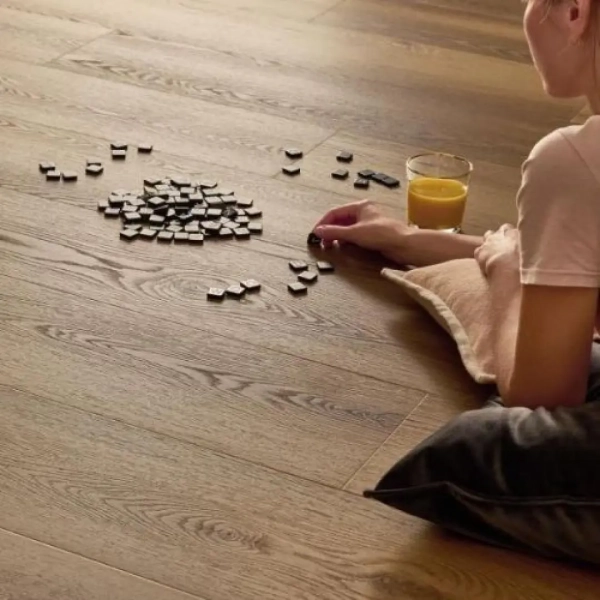 Lame PVC à coller imitation bois - 23,6 x 122,7 cm - Chêne Lum - Déstockage