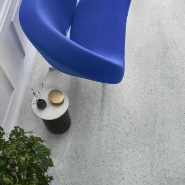 Dalle PVC clipsable effet béton Arbiton Amaron Forma - Aveiro Silver - 91,4 x 45,7 cm