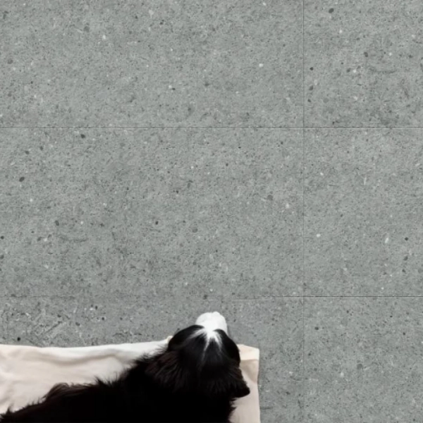 Dalle PVC clipsable effet béton Arbiton Amaron Forma - Aveiro Grey - 91,4 x 45,7 cm