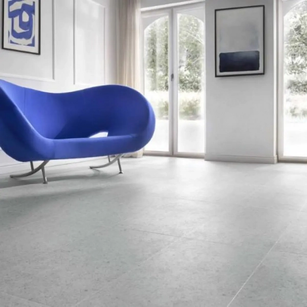 Dalle PVC clipsable avec sous-couche intégrée Arbiton Amaron Forma Acoustic - Aveiro Silver - 91,4 x 45,7 cm