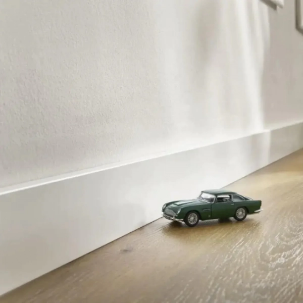 Plinthe blanche Arbiton FORTINO – H. 8 x L. 220 x ép. 16 mm