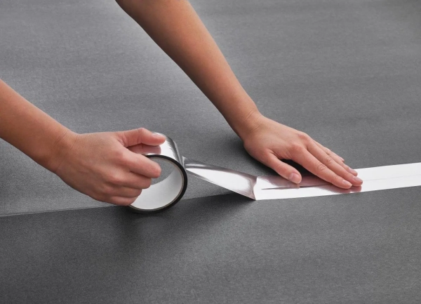 Ruban adhésif aluminium pour sous-couche Arbiton Izo Floor – 50mm x 25m