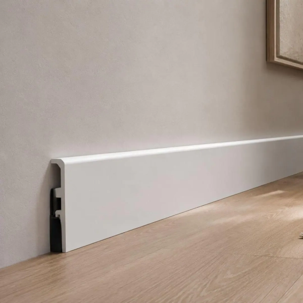 Plinthe blanche Arbiton VEGA – P1010 – H. 10 x L. 240 x ép. 20 mm