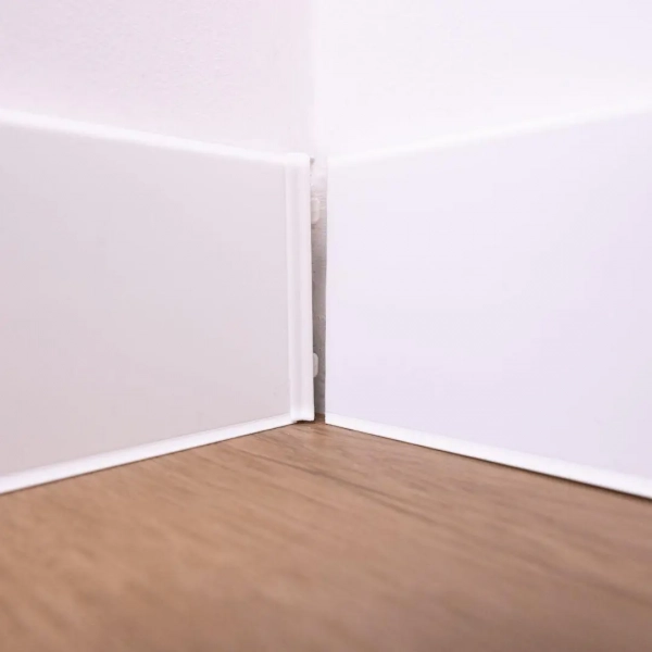 Lot de 2 angles intérieurs pour plinthe Arbiton VIGO 80 – blanc 01