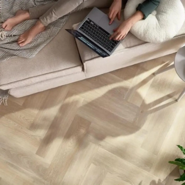 Lame PVC clipsable Bâton rompu Arbiton Amaron Herringbone - 14,8 x 59,2 cm - Chêne Dearwood