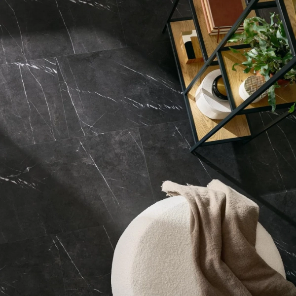 Dalle PVC clipsable effet marbre Afirmax BiClick XXL Stone - Black Carrara - 91,4 x 45,7 cm