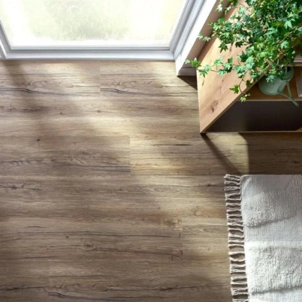 Lame PVC clipsable imitation bois - 22,9 x 122 cm - Chêne Kinesawa - Déstockage