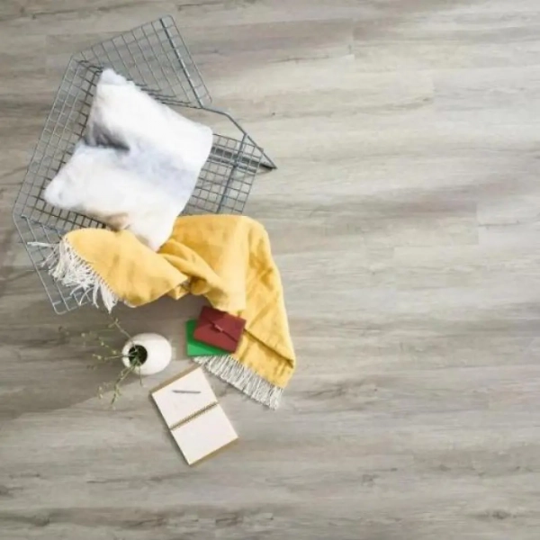 Lame PVC clipsable avec sous-couche intégrée Arbiton Woodric Acoustic - 22,9 x 122 cm - Chêne Medicci