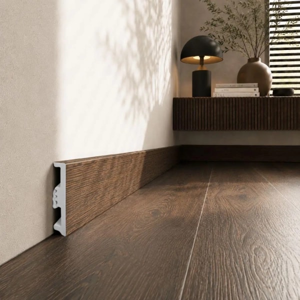Plinthe décor bois Arbiton STIQ XL WOOD - Chêne Alamnda 121 - H. 8 x L. 220 x ép. 15 mm