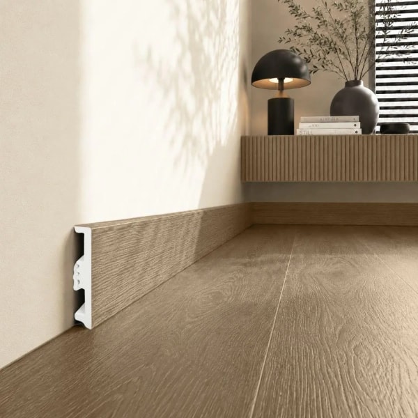 Plinthe décor bois Arbiton STIQ XL WOOD - Chêne Seul 122 - H. 8 x L. 220 x ép. 15 mm