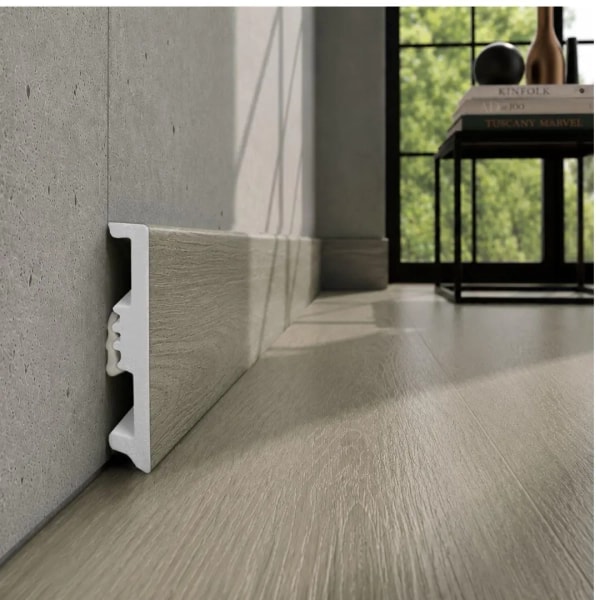 Plinthe décor bois Arbiton STIQ XL WOOD - Chêne Nantes 220 - H. 8 x L. 220 x ép. 15 mm