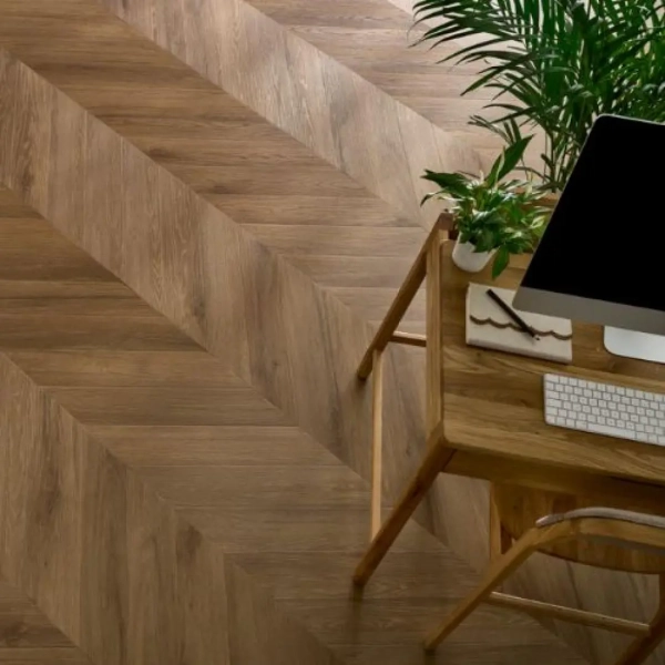 Lame PVC clipsable Point de Hongrie Arbiton Amaron Chevron - 12 x 60 cm - Chêne Rochester